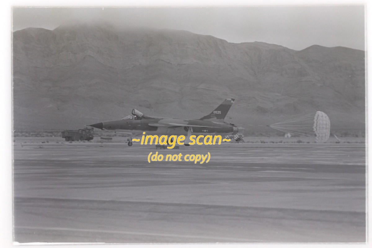 扁額　風景 USAF F-105 Republic Thunderchief Aircraft Nevada early 70s, Orig