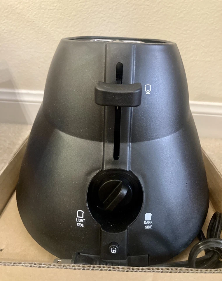 Star Wars Darth Vader Disney Toaster Helm 2 Scheiben Logo Toast Neu/Open Box - Bild 2 von 4