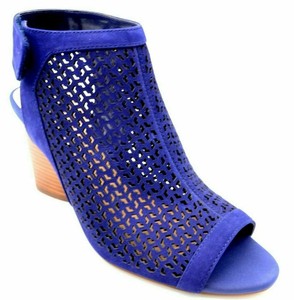 Vince Camuto Womens Dastana Perf Leather Peep Toe Sandal Sz 9M Moody Blues New | eBay