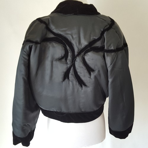 Vtg Victorias Secret Black Satin Quilted Jacket Size M/L Gold Label Velvet Trim - Picture 7 of 9