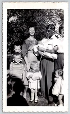 VINTAGE OLD OUTDOOR PHOTO PICTURE IMAGE FAMILY MEN WOMEN CHILDREN KID BABY
