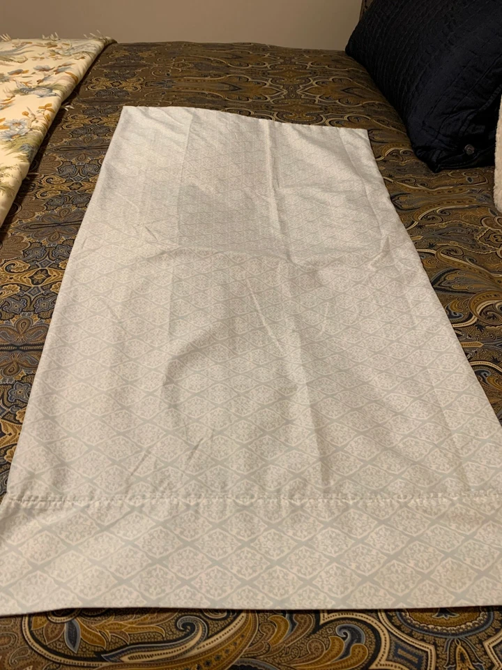 CHARISMA SET OF 2 KING PILLOWCASES - Image 3 of 4