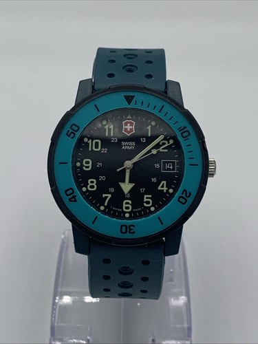 Victorinox Swiss Army Watch Striker 40mm Case Blue Bezel New Battery EUC