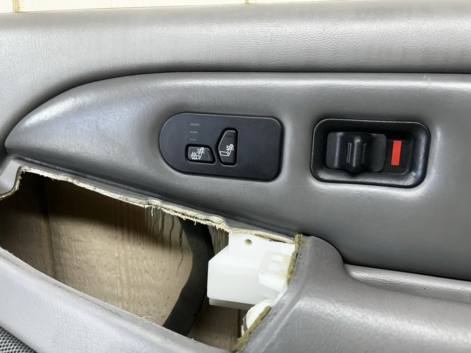 OEM 2003-2006 GMC YUKON DENALI Passenger Right Front Door Panel Bose GREY Foto 4 de 4