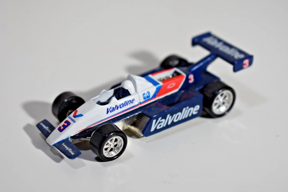 Hot Wheels 1992 Premiere Edition Al Unser Jr #3 Valvoline Pro Circuit Indy Car - Image 2 of 4