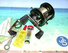 Vintage ABU Ambassadeur 5500D RHW grün lackiert, Griffmutter fehlt