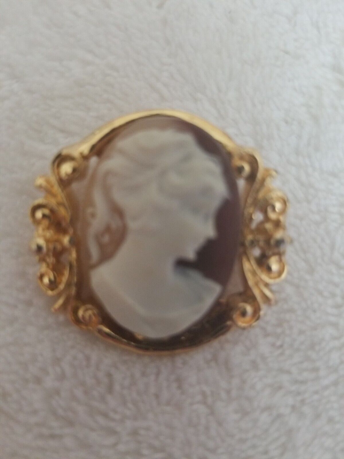 Vintage Lady Cameo  GOLDTONE BIG CHUNKY Earrings … - image 4