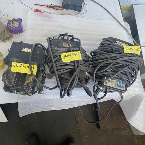 Fanuc Robot I.S. Teach Pendant - UNKNOWN PROBABLY A05B-2308-C307 - long cable - Picture 2 of 11