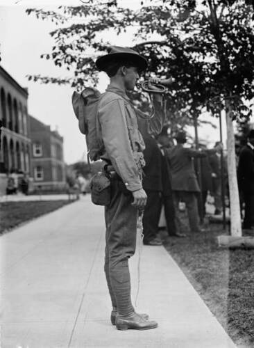 Army Inspection, 1910 Bugler with knapsack and water bottle Old Photo - Picture 1 of 1