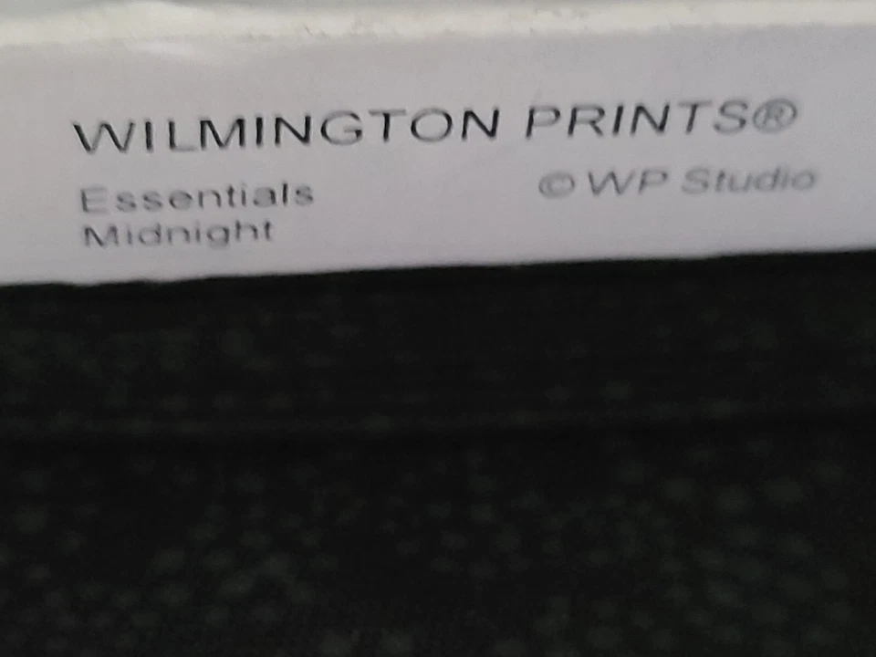 Tela BTY X 45"W de Wilmington Essential Nights tono sobre tono negro acolchado coser Foto 2 de 2