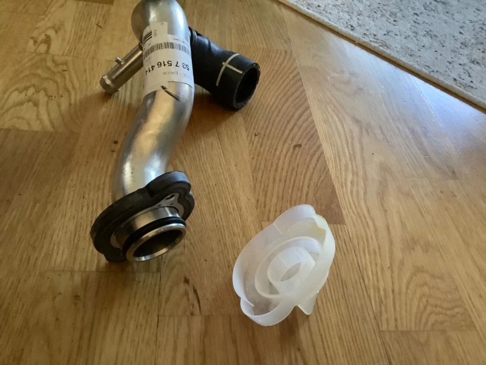 Manguera de refrigerante de motor genuina para BMW 2006-2013 WD Express 11 53 7 516 414  Foto 3 de 4