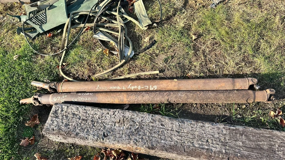 Lot of 14 Vintage 1960s/1970s 1980s MOPAR Dodge Chrysler Driveshafts A/B/C-body - Image 2 of 4