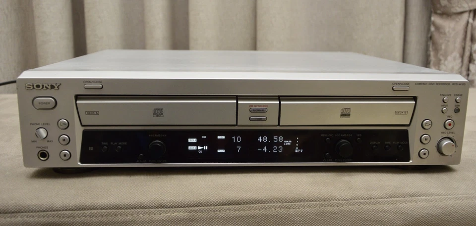 SONY RCD-W100 DUAL CD PLAYER RECORDER  EXCELLENT CONDITION