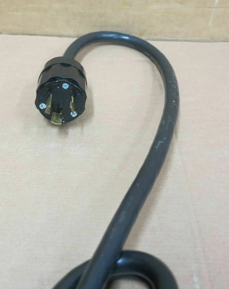 New Fujitsu Vertiv 4.9 kW PDU 24 x C13 3M Power Strip 1U 30A KNR:03.535.206.1 - Image 2 of 4