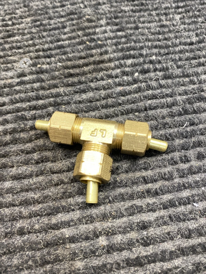 New Everbilt Compression Tee Fitting Brass 3/8" OD LFA-114 - Image 4 of 4