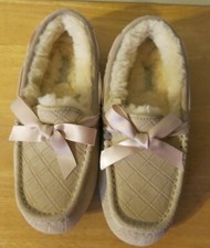 UGG Dakota Moccasin Women Size 5 Natural Beige Slipper Sheepskin Leather NWOB