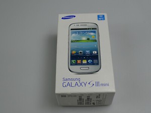 Samsung Galaxy S3 mini GT-I8200N 8GB Rot! Ohne Simlock! TOP ZUSTAND! OVP! RAR!