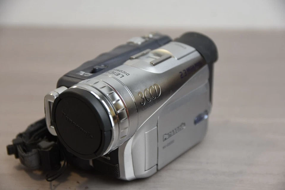 Panasonic NV-GS200 Digital Video Camera MiniDV Silver Optical Zoom 10x Used - Image 2 of 4