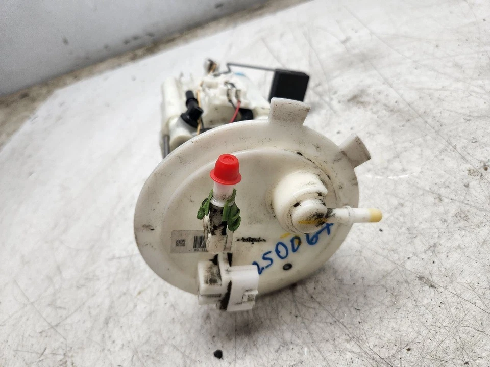 Conjunto de bomba de combustible Nissan Quest 2011-2013 3,5 L OEM 170401JA2A Foto 3 de 4