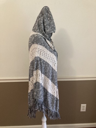 Vanilla Star Damen Strickjacke Poncho Cape MEDHoodie Fledermausärmel grau Fransen - Bild 2 von 11