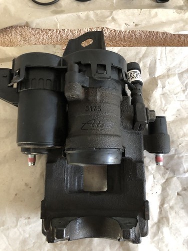 VOLVO XC90 Mk2 2015-2024 - Rear Left Brake Caliper /electric hand brake motor. - Picture 9 of 10