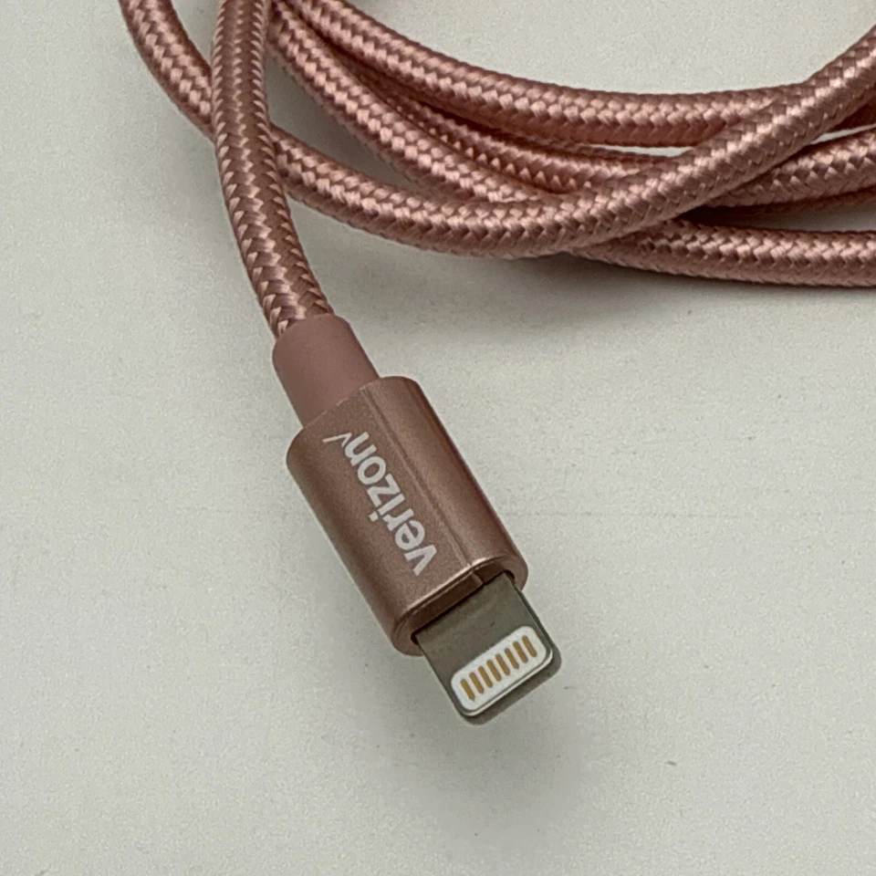 Verizon USB to Lightning 4FT Charge Data Cable for iPhone 14/13/12/11/XS/Pro/Max - Image 2 of 4