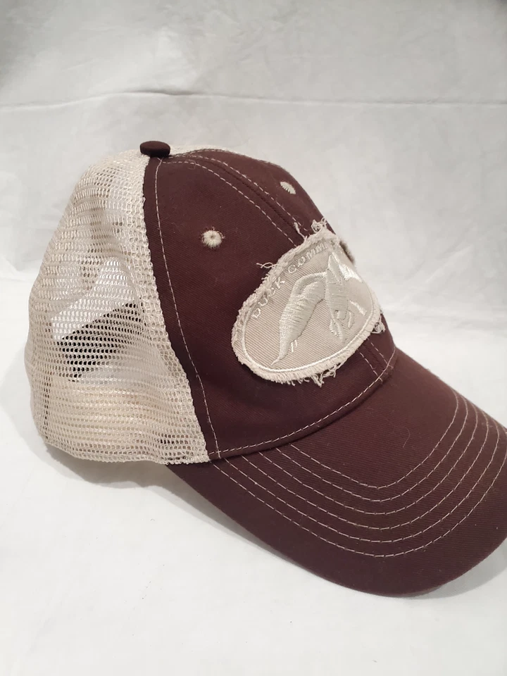Gorra de camionero Duck Commander marrón con malla marfil dinastía de pato gancho y bucle trasero Foto 4 de 4