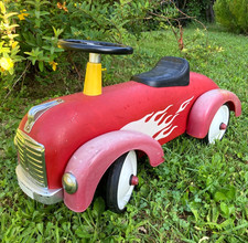 Iconique porteur Baghera voiture rouge vintage à flammes look rétro 1970