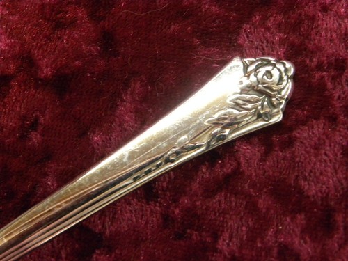 DAMASK ROSE 2 Round Cream Soup Spoons Oneida Heirloom Stainless CUBE USA - Picture 2 of 3