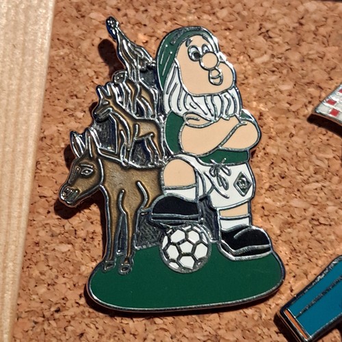 Pin seltener SV Werder Bremen & Zwerg & Stadtmusikanten Pin * Sammlerzustand