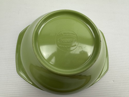 Green Bessemer Bowls and Plates set of 4 matching colour plus 1 different shade - Picture 11 of 24