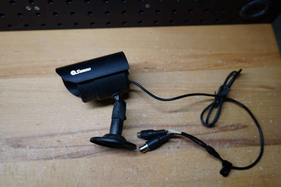 (S) Swann PRO-555 Compact Day/Night Security Camera Only Camera - Image 2 of 4