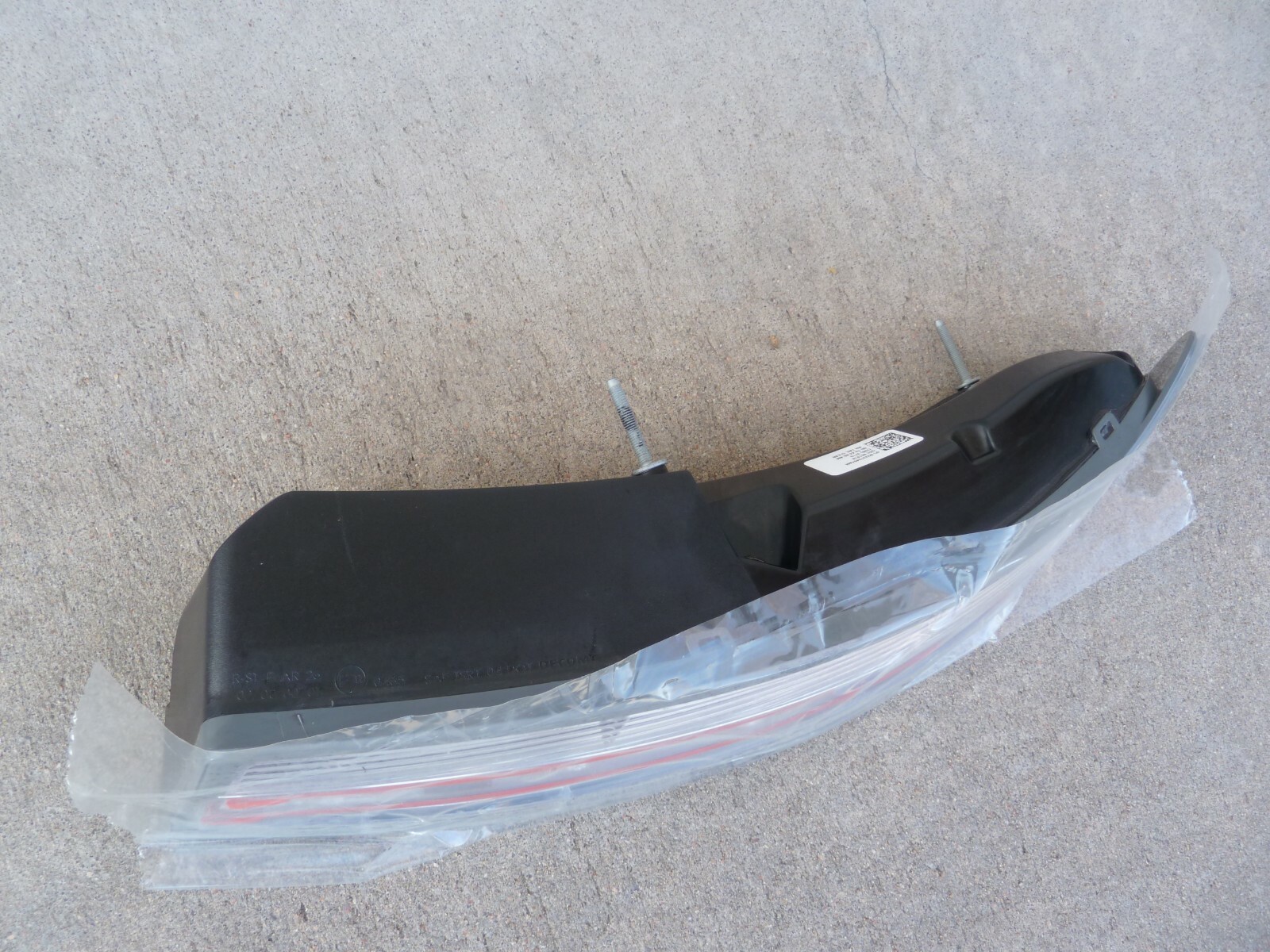 NEW ASTON MARTIN DBS DB9 Vantage Clear LED Right Tail light OEM