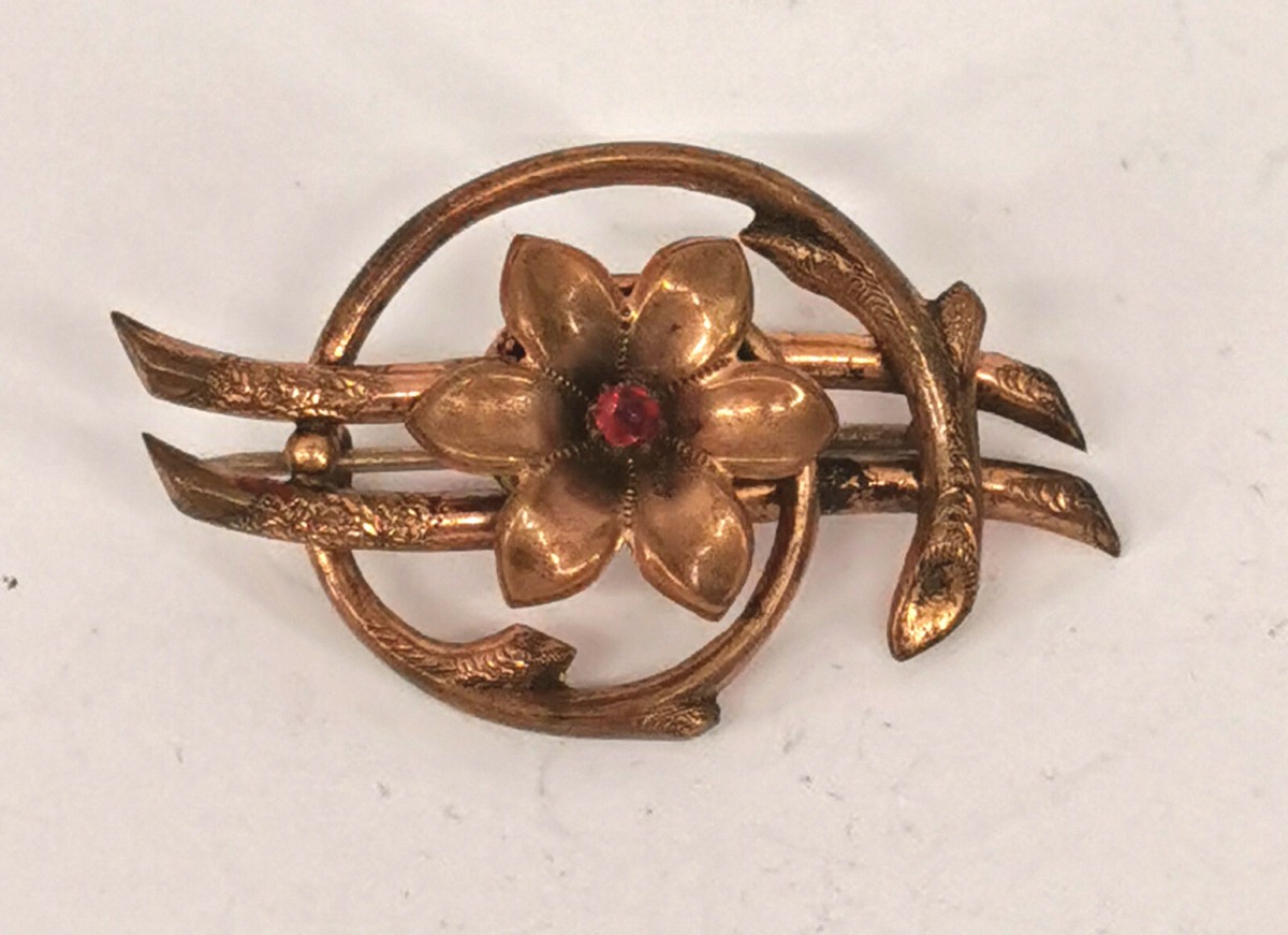 9125489 Art Nouveau Brooch Flower Blossom Gold Plated Ruby 19.Jh. Antique