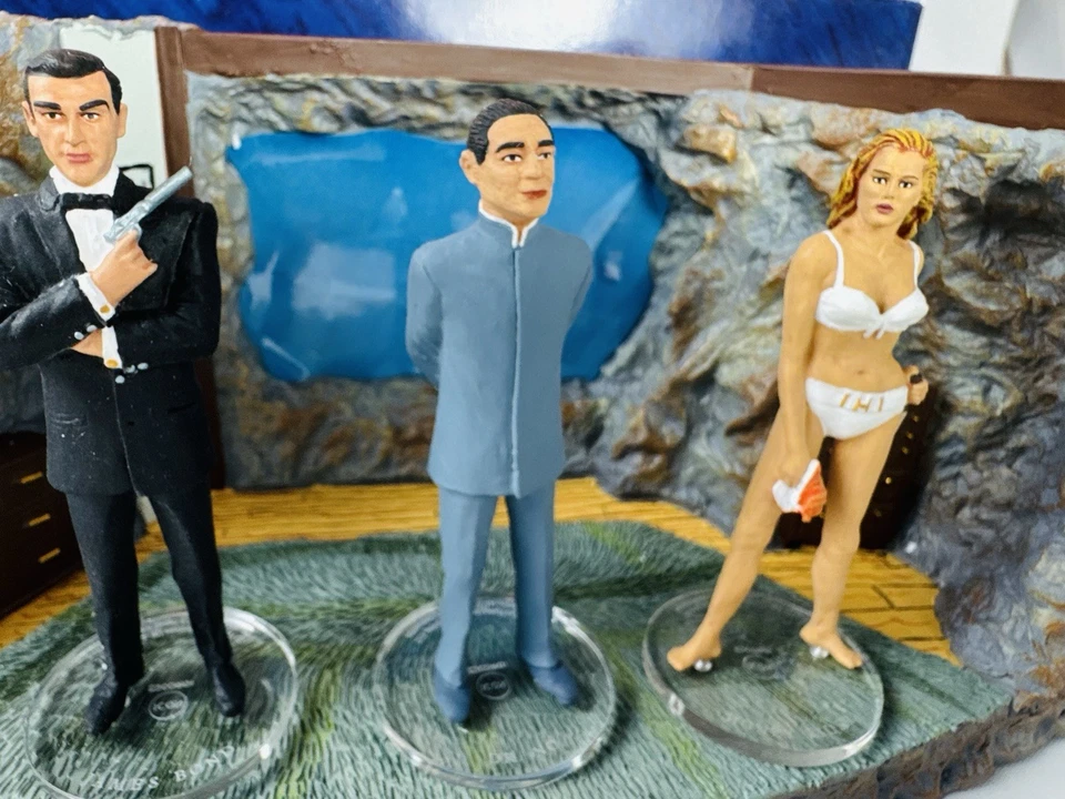 JUEGO DE DIORAMA JAMES BOND CORGI ICON 007 DR. NO UNDERGROUND LAIR F04101 Foto 2 de 4