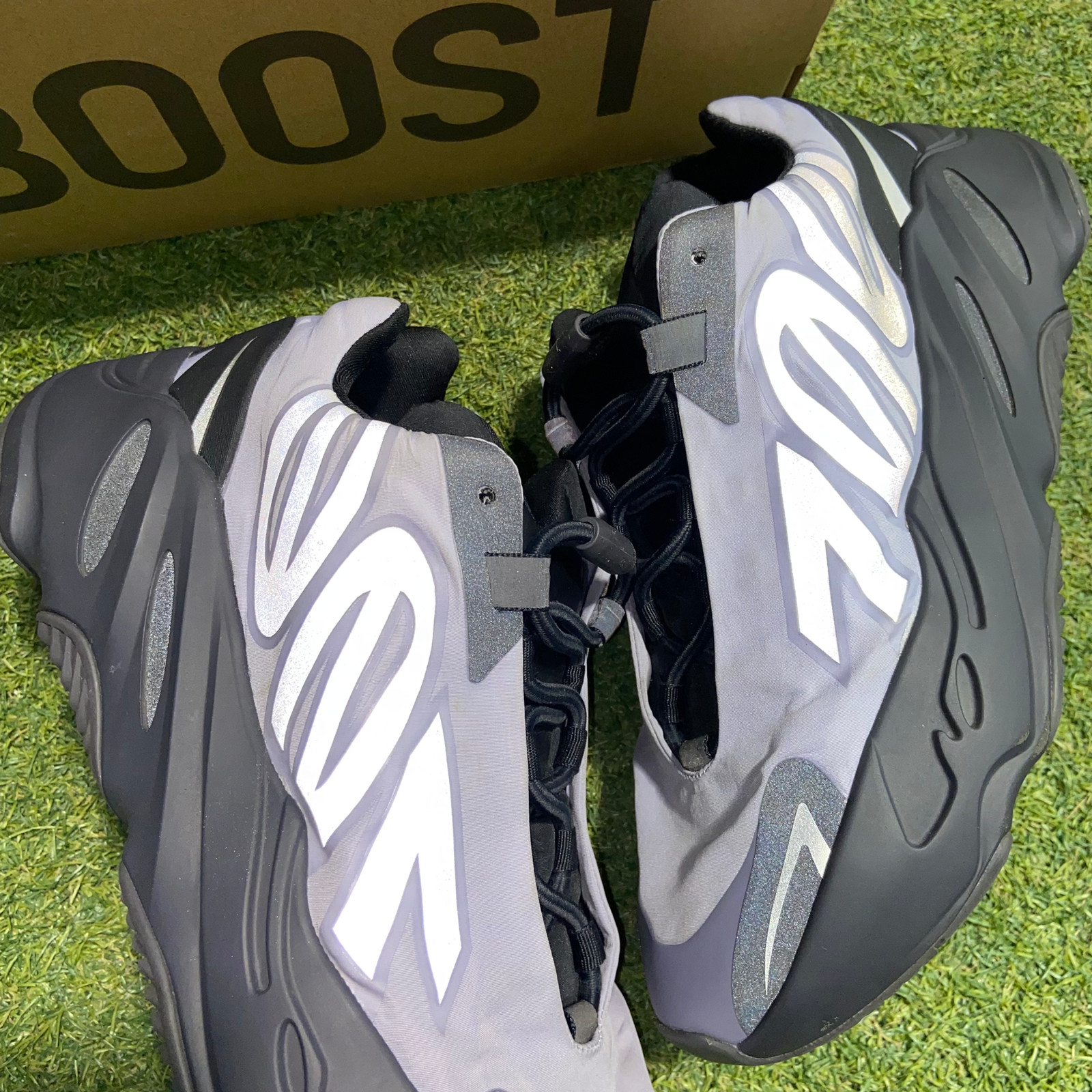 Yeezy 700 MNVN Geode: 7.5 thumbnail 4