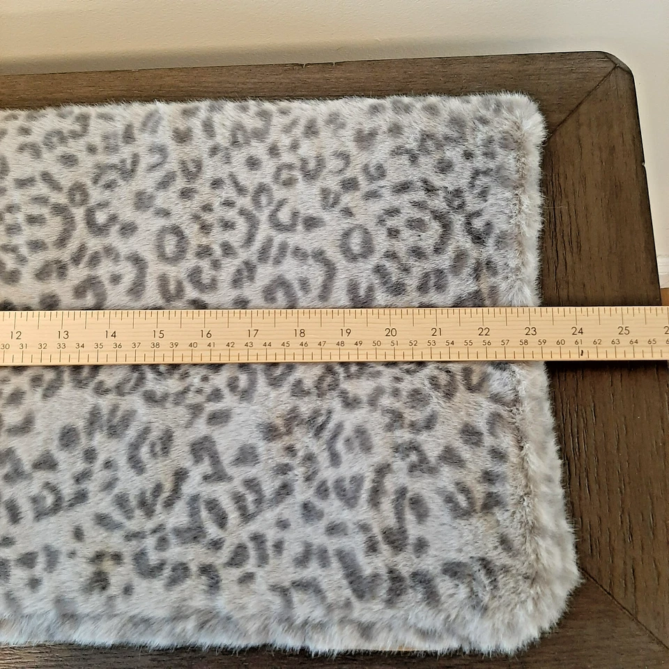 Travesseiro Adrienne Landau Home cinza com estampa de animais, 22 polegadas de pele sintética SOMENTE CAPA - Imagem 3 de 4