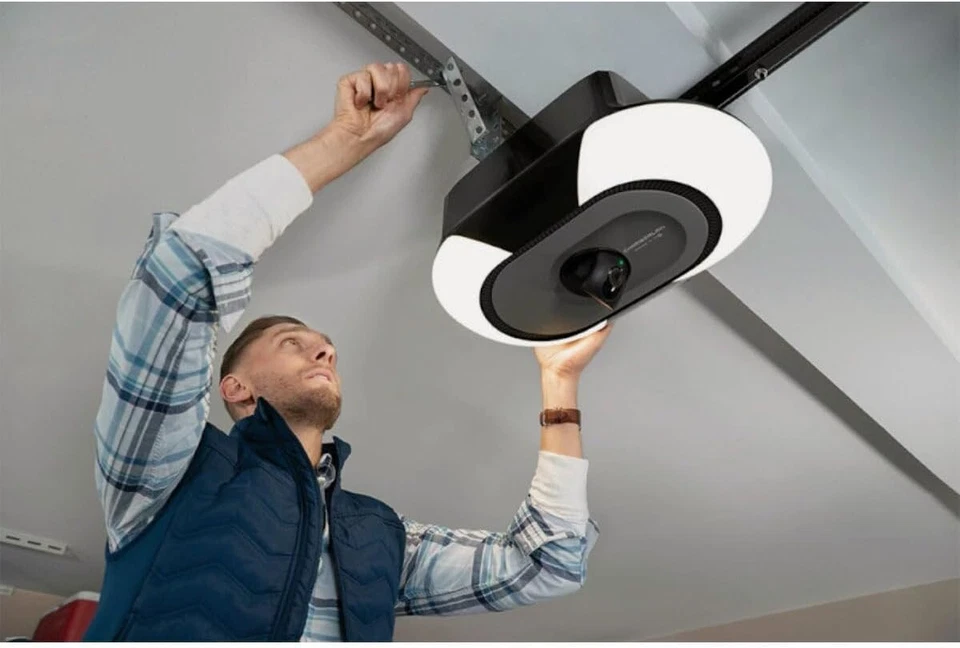 Chamberlain B6753T Smart Garage Door Opener, Video Streaming & Advanced Corner L - Image 3 of 4