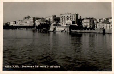 siracusa, panorama dal mare di ponente