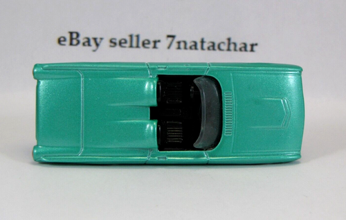 1961 1962 1963 Ford Thunderbird Collectible 1/64 Scale Diecast Diorama Model H - Picture 7 of 10