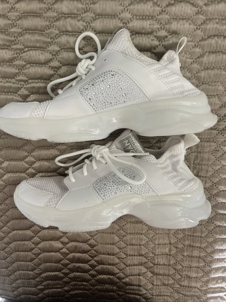 Steve Madden women's Size 9.5P-Razer Shoe White Sneaker Lace Up excellent cond - Image 4 of 4