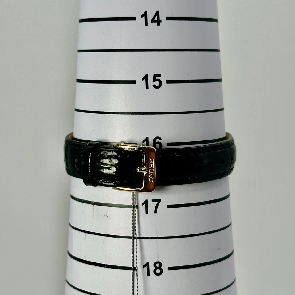 Vintage SEIKO Solar V115-0BD0 Gold Roman Tank Quartz Ladies Watch Fast Shipping - image 4 of 4