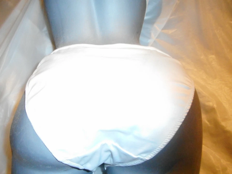 Calcinha de biquíni BCBGeneration branca EXTRA GRANDE - Imagem 3 de 4