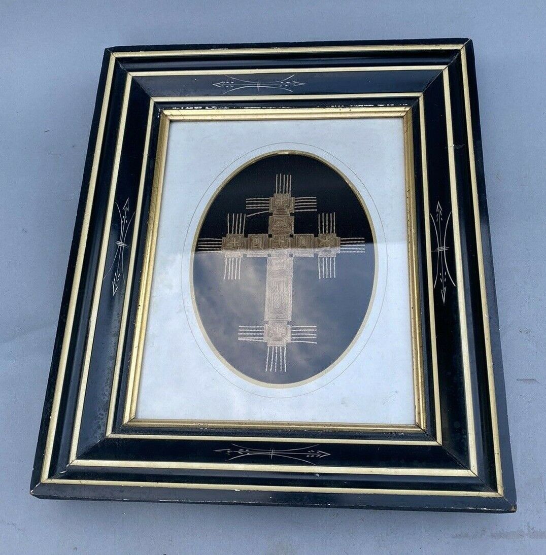 ANTIQUE VICTORIAN GILT LINED EBONIZED AESTHETIC FRAME WITH TRAMP ART CROSS