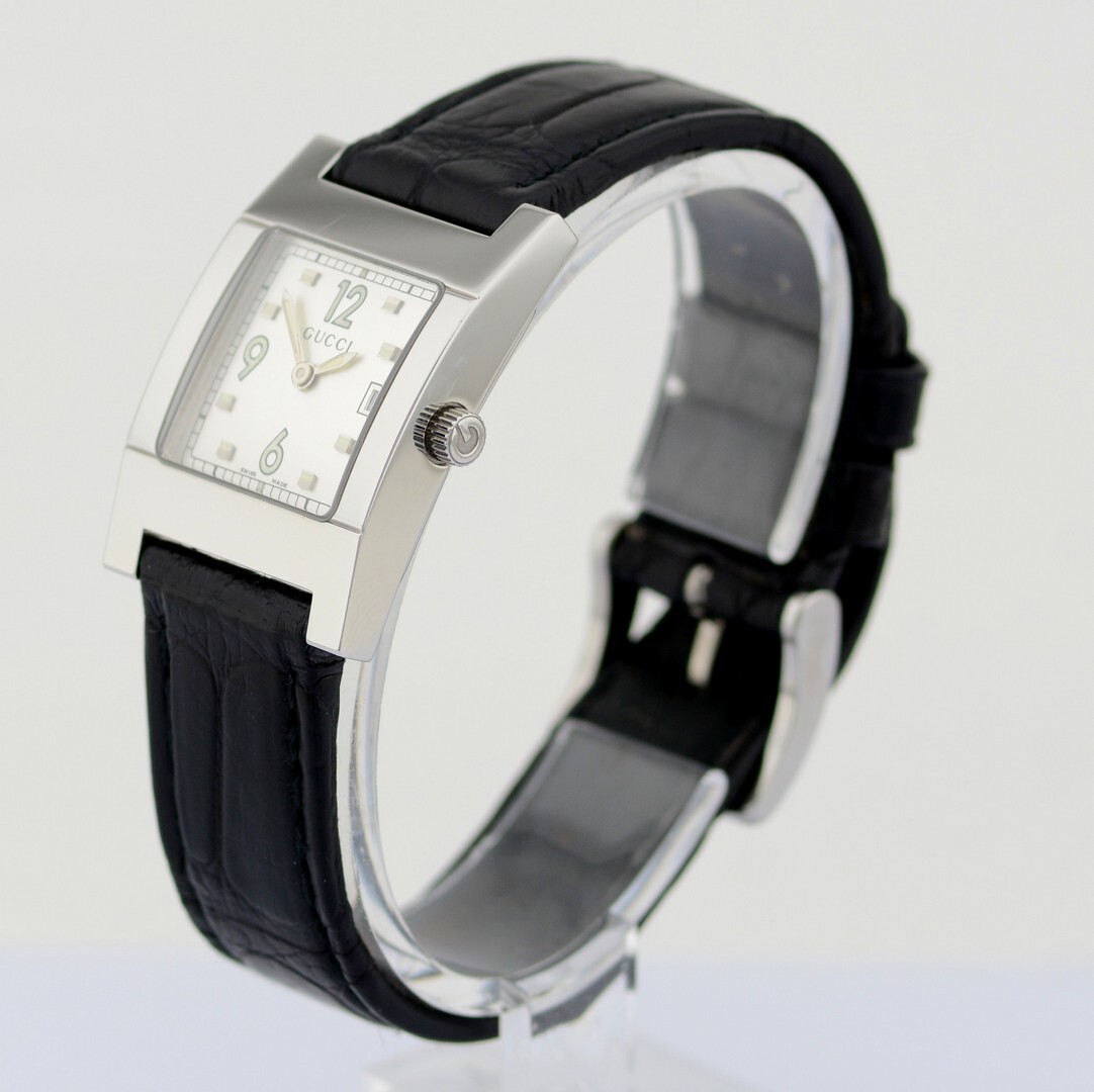 Gucci 7700L Watch Black Square Ladies Authentic Cleaned Gucci 7700L Watch Black Square Ladies Authentic Cleaned