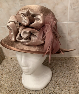 Vtg Fine Millinery Coll. by August Velvet & Silk Cloche Hat  display picture 3