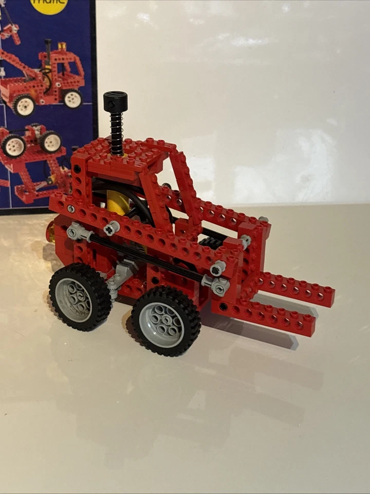 LEGO Technic 8044 Universal Pneumatic Set, photo 4 of 5