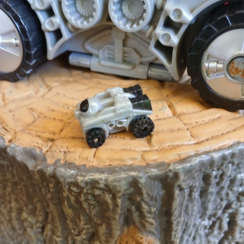 VTG HOT WHEELS ADVENTURES APOLLO ROVER HWA 1994 MATTEL W/ 1 CAR UGC - Picture 3 of 19