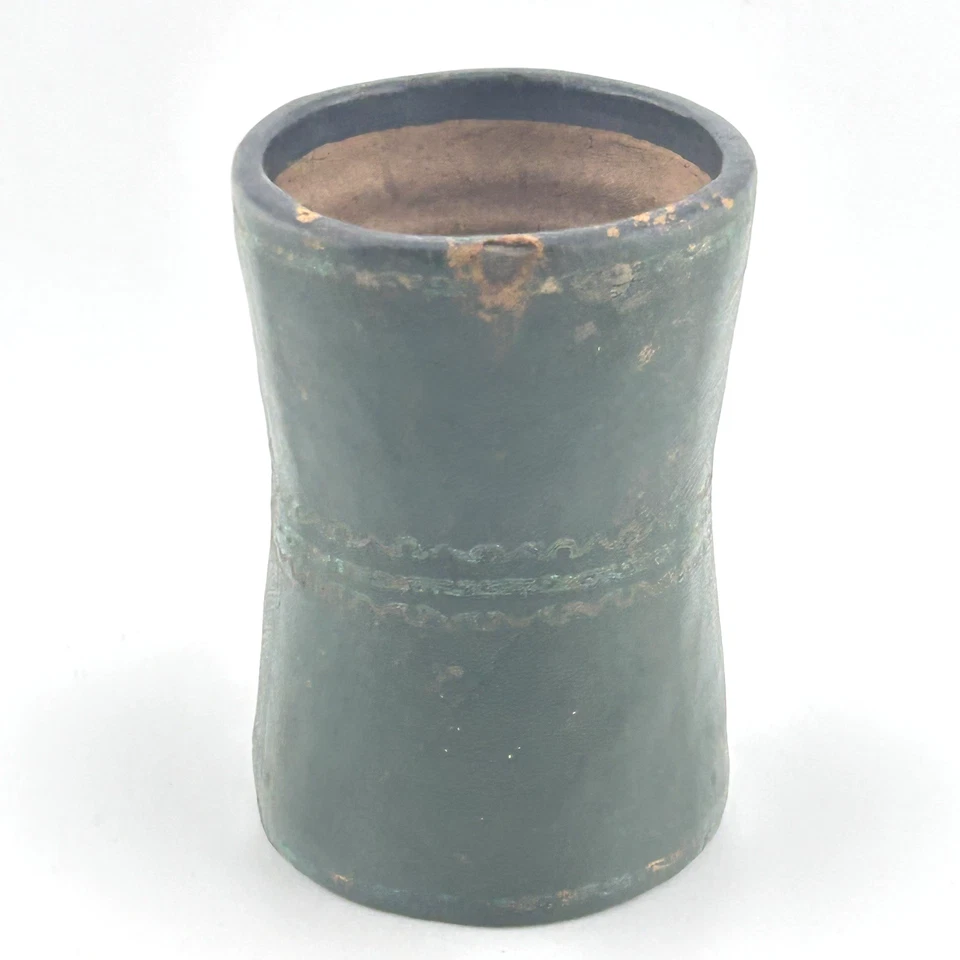 Antique Papier Mache & Leather Dice Shaker Cup and 5 x Old Hand Carved Dice - Image 4 of 4