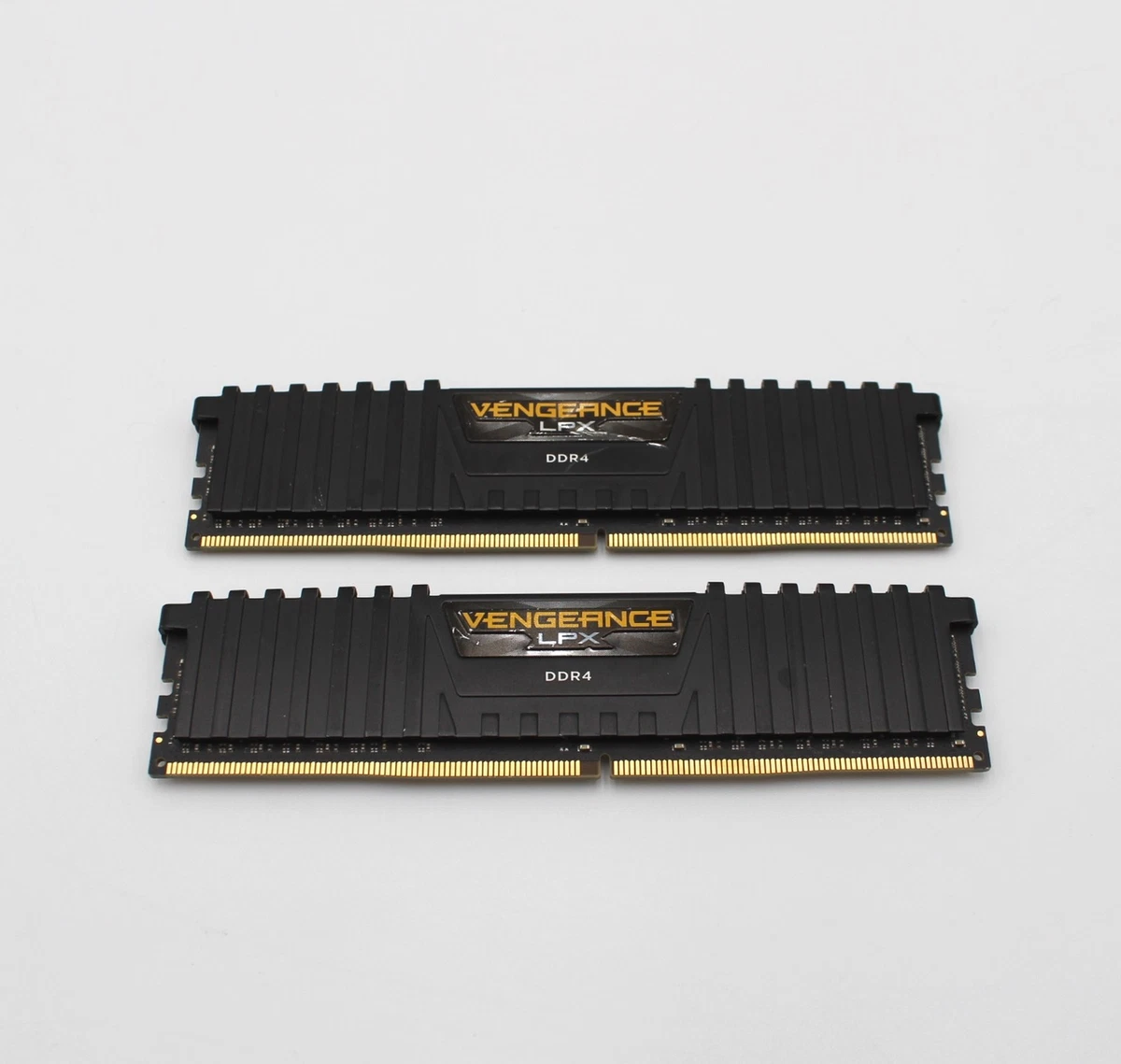 Corsair PC4-21300 (DDR4-2666) Bus Speed Computer RAM 32 GB Total